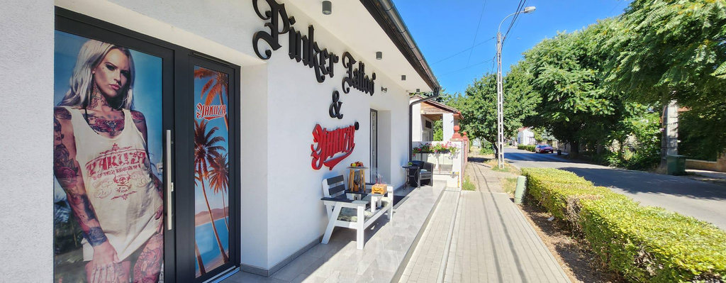 A Pinker Tattoo Studio gyömrői bejárata